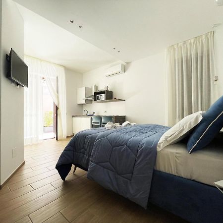 Отель Sunny House - De Vivo Realty Сорренто Экстерьер фото