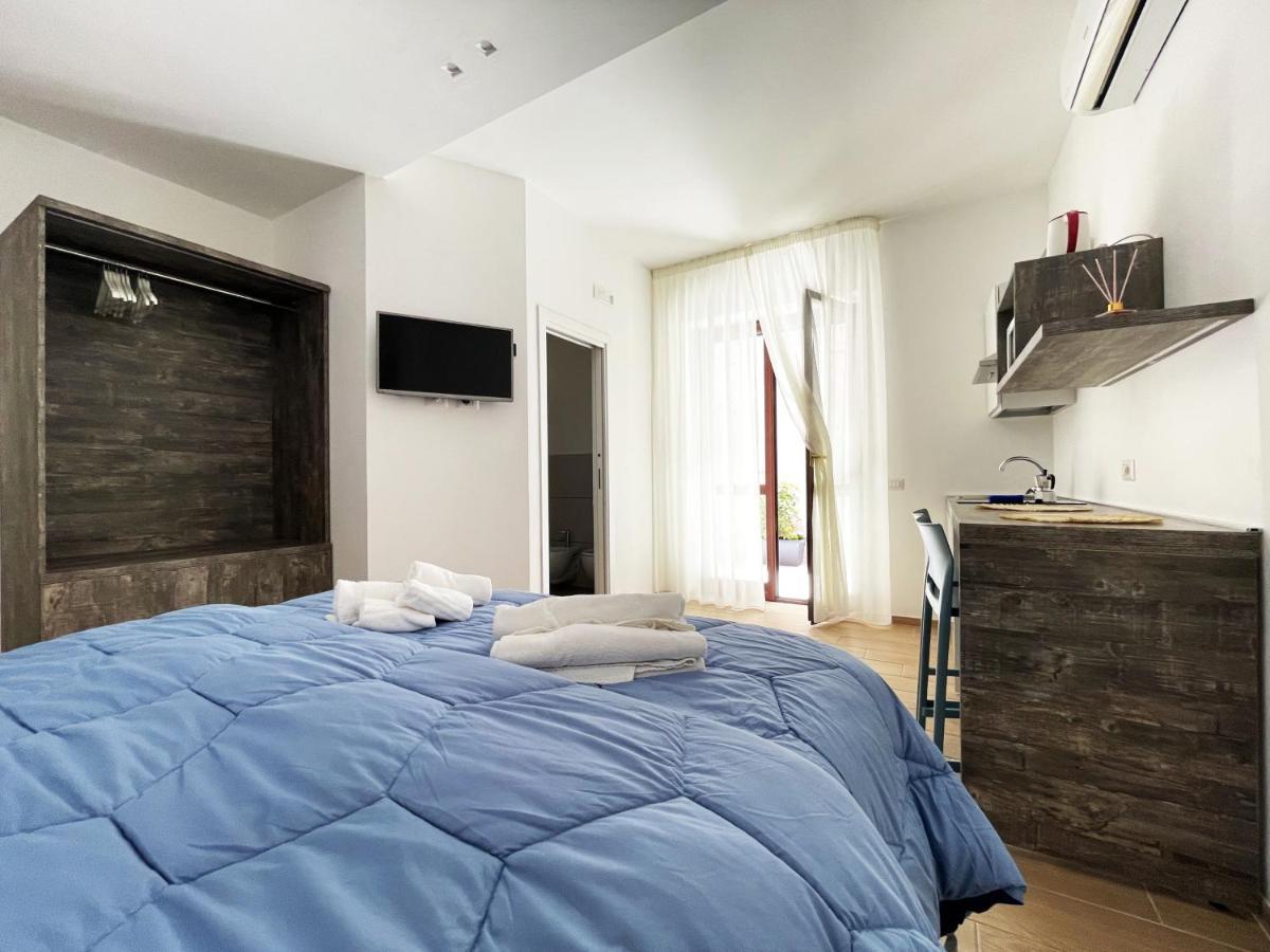 Отель Sunny House - De Vivo Realty Сорренто Экстерьер фото