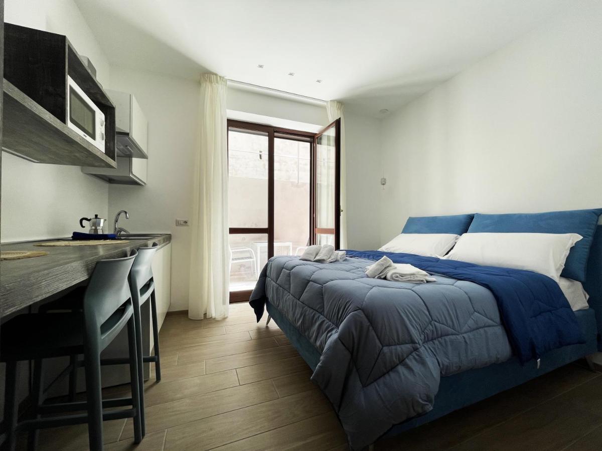 Отель Sunny House - De Vivo Realty Сорренто Экстерьер фото